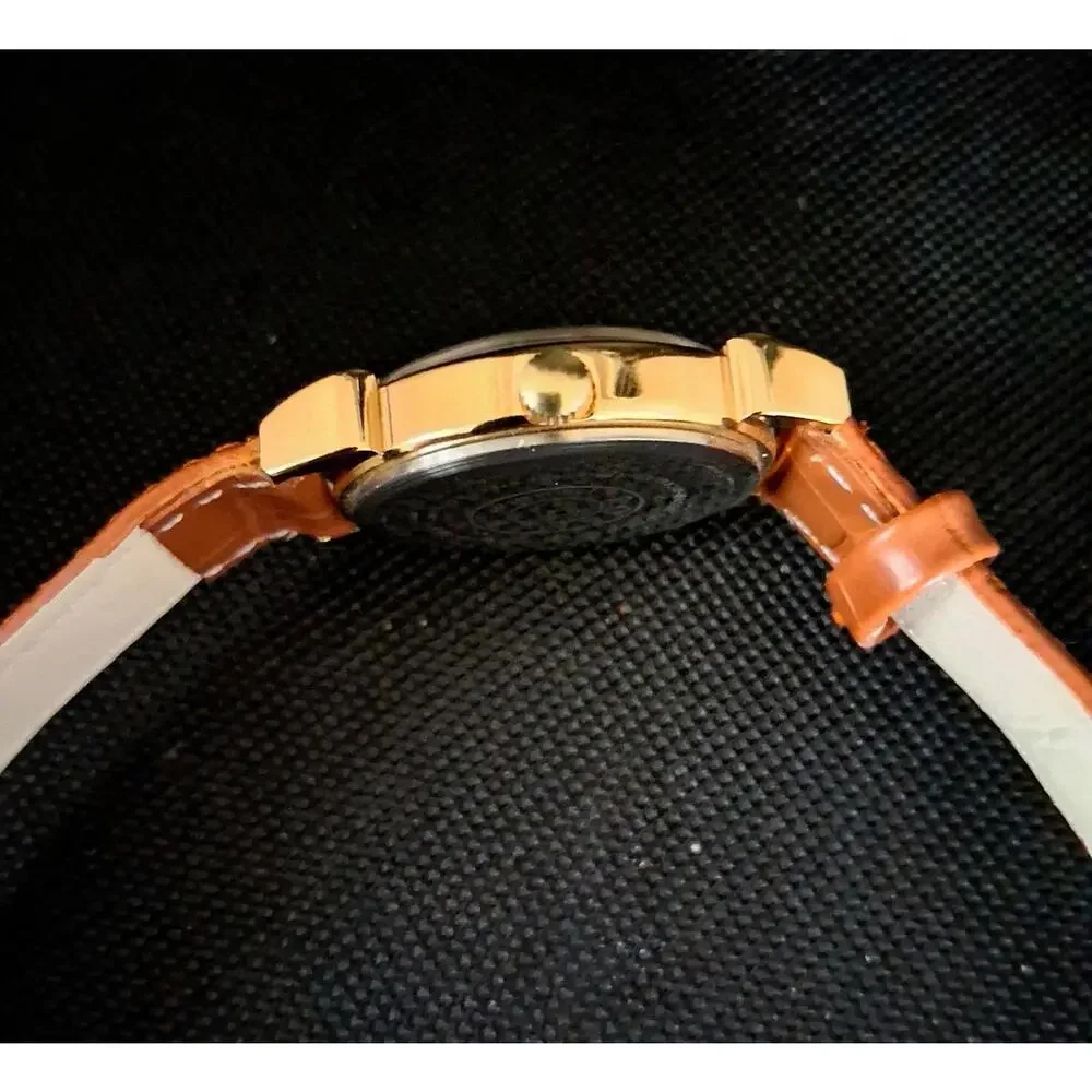 Vintage Roamer‎ Men's Leather Mechanical Watch RARE